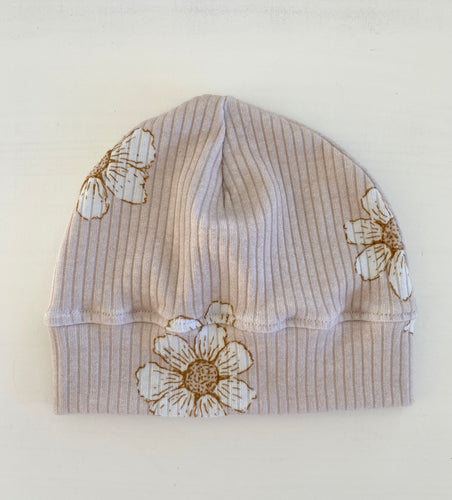 Beanie in Daisy Pink