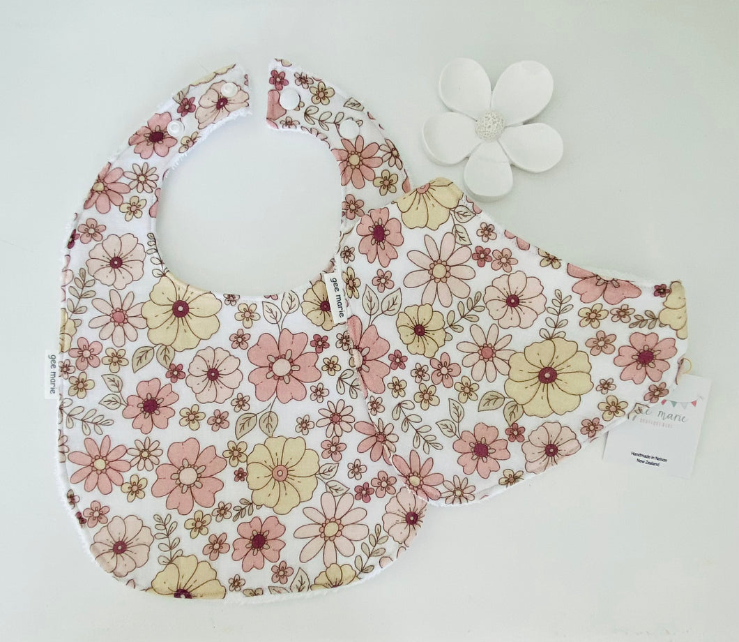 Flower Spray Bib Set